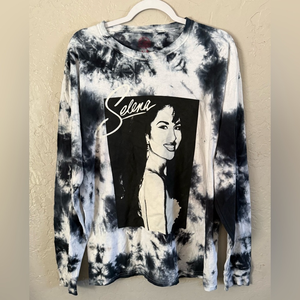 selena quintanilla shirt Mens Shirt large concert graphic tie dye long sleeve